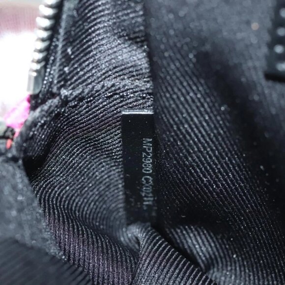 LOUIS VUITTON Taigalama Porte Cles Charm Fuchsia - Picture 15 of 16